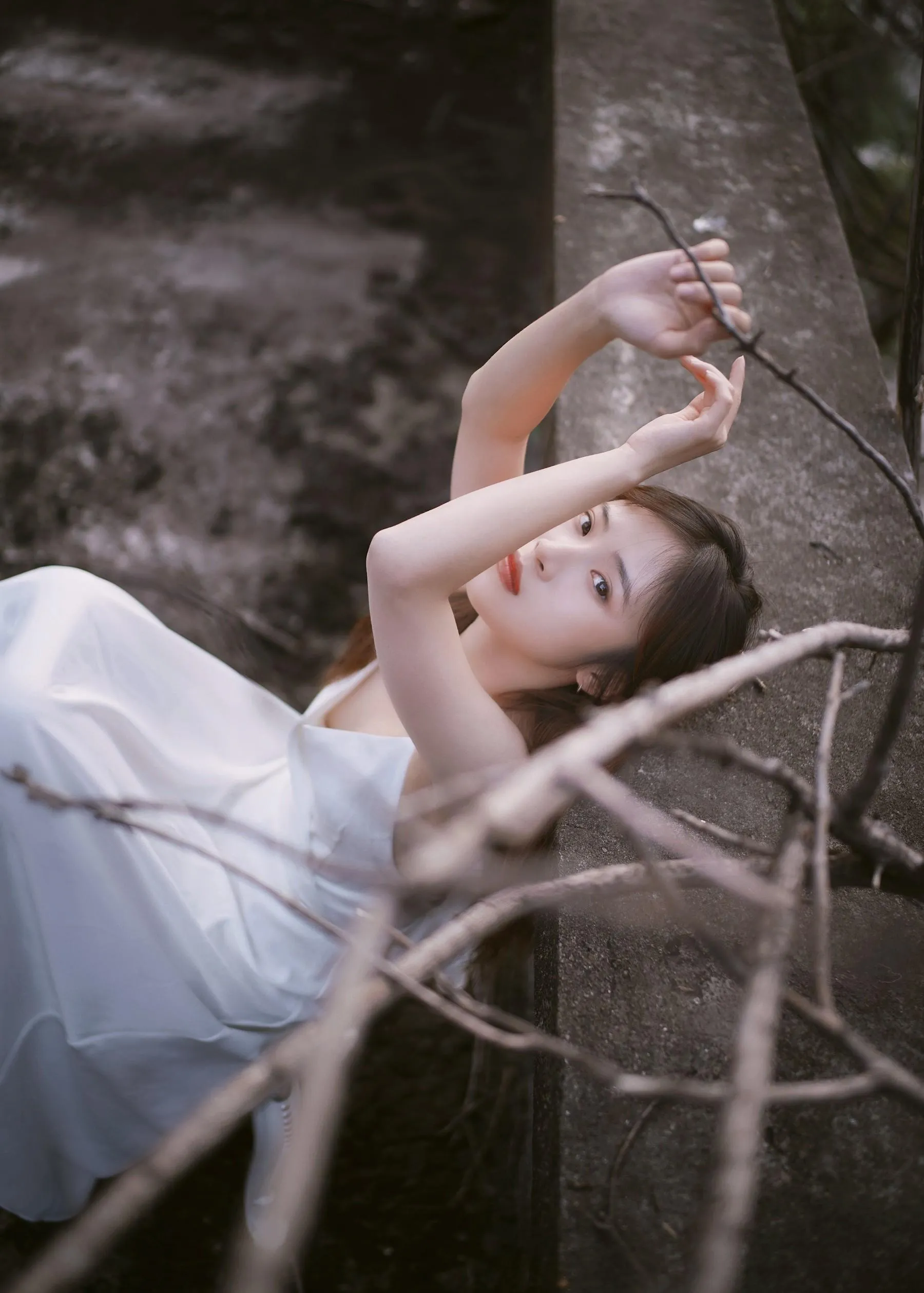 [艺图语] 2022.06.05 花寂 Hanna [21P]插图1